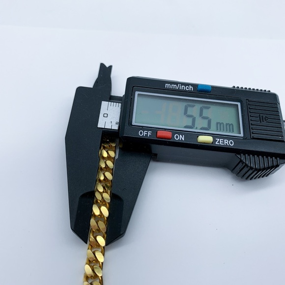 Vintage Valentino Garavani Gold-plated V-Logo Curb Chain Bracelet - Picture 12 of 12